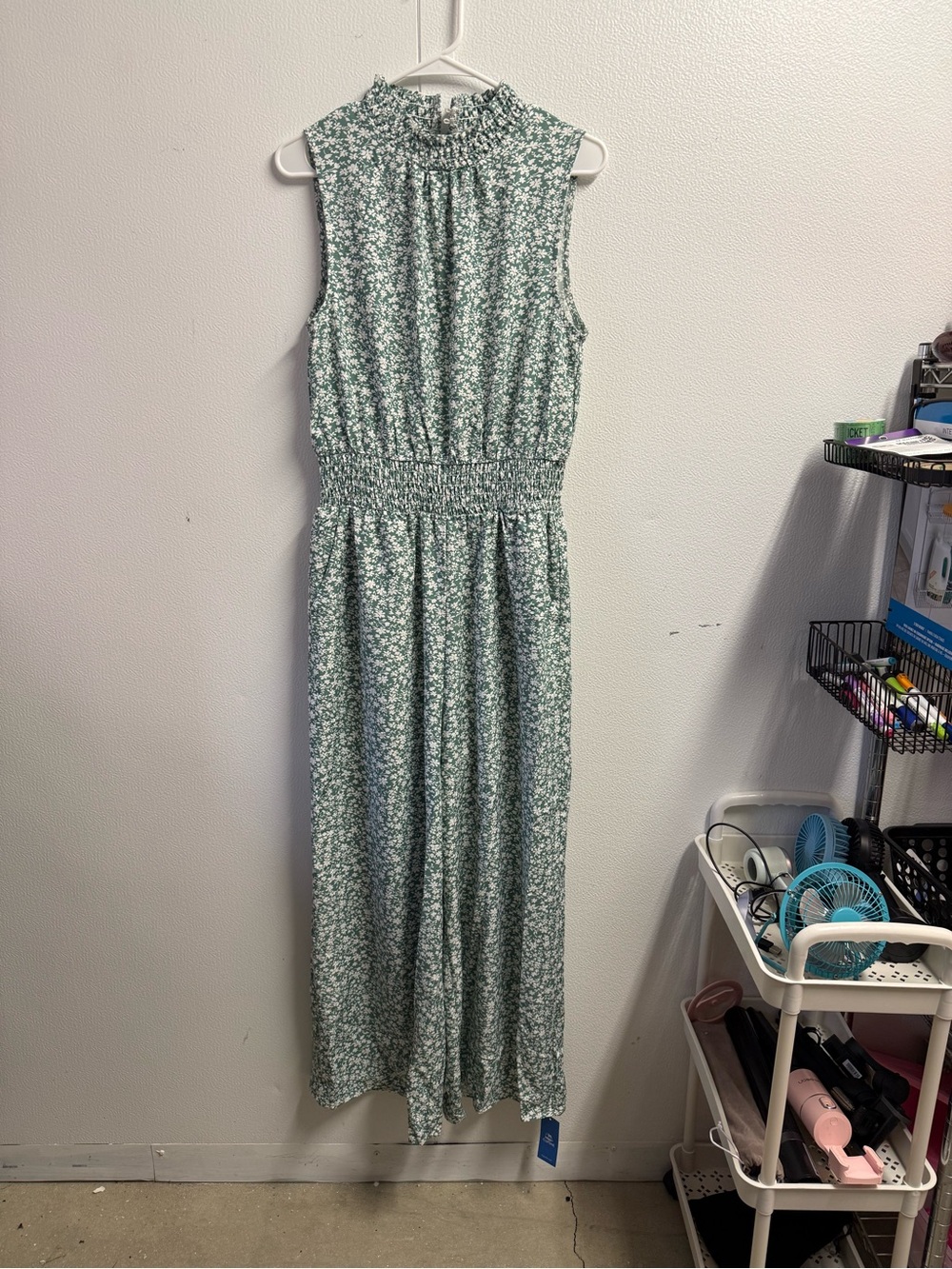 Cupshe Green Floral Sleeveless Jumpsuit with Smocked Waist